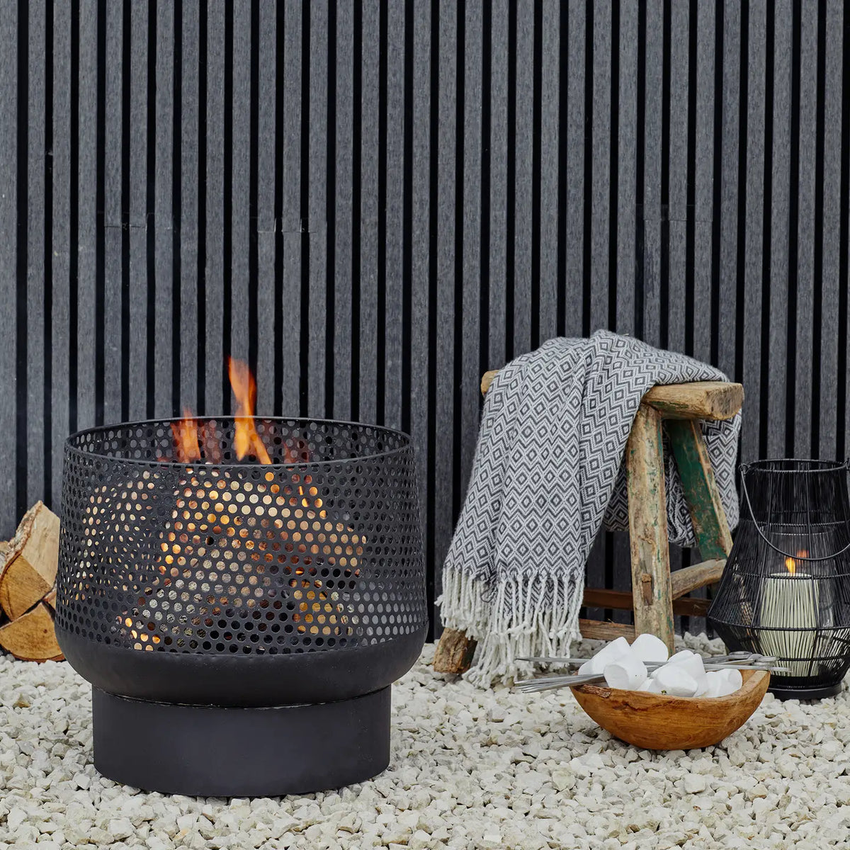 Outdoor Buttermere Metal Basket Fire Pit